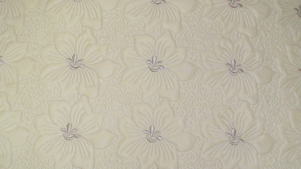 床垫围边专用多色绗缝刺绣裁剪全自动一体机